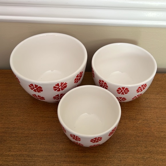 Crate & Barrel Nesting Bowl Set - Picture 2 of 6